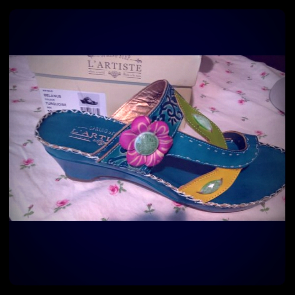 L Artiste ladies sandals